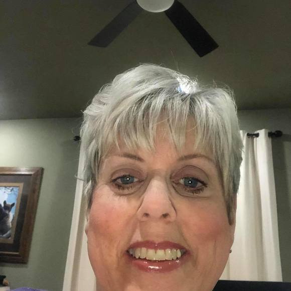 Profile Picture of Cindy Ables (@blbear) on Poshmark