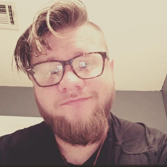 Profile Picture of Chris Damian (@chrisd777) on Poshmark