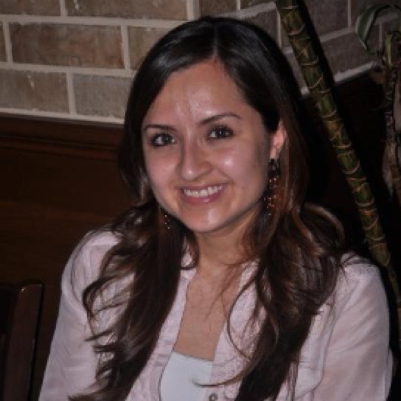 Profile Picture of Francesca Ballon (@frannyb17) on Poshmark