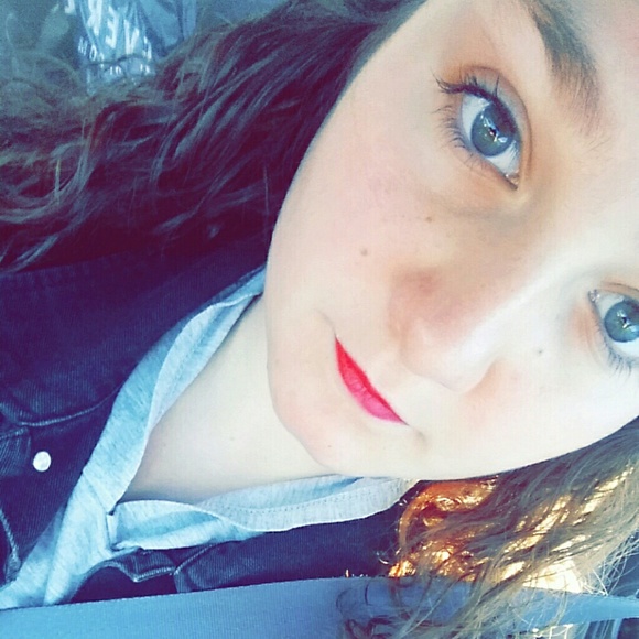 Profile Picture of Taylah Baseman (@paris_yep14) on Poshmark