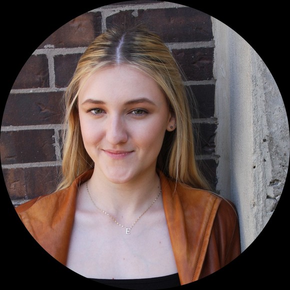 Profile Picture of Emeline Edgett (@emelineedgett) on Poshmark
