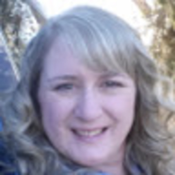 Profile Picture of Heather Cooley (@heathercoole719) on Poshmark