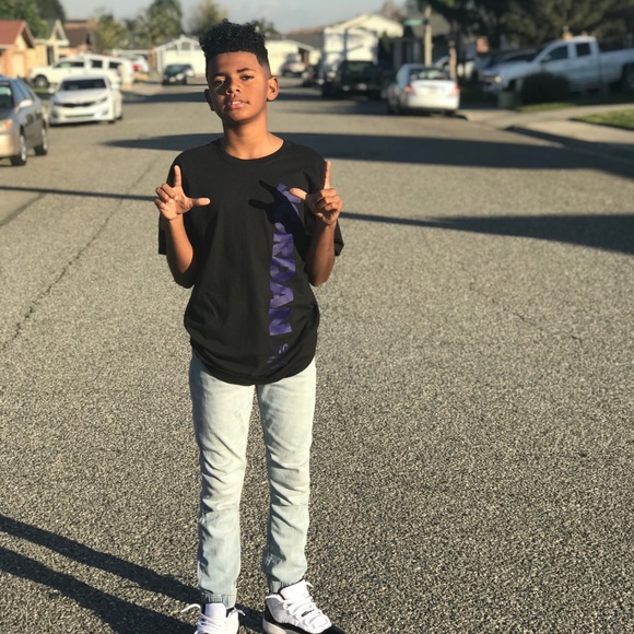Profile Picture of Elijah Cliett (@ejc3723) on Poshmark