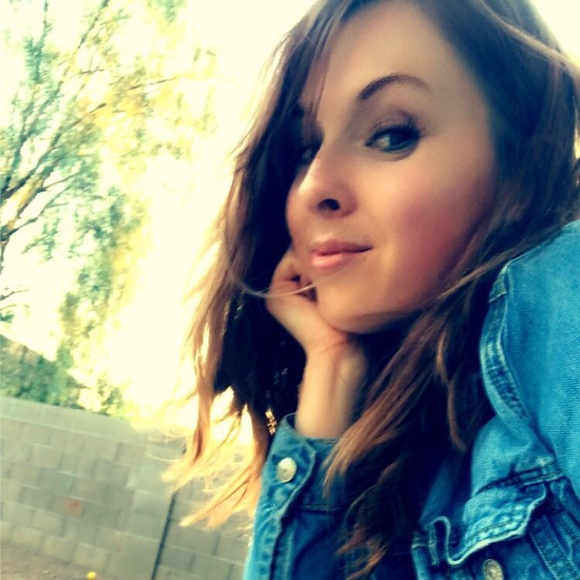 Profile Picture of Jessica Stauch (@stauchey) on Poshmark