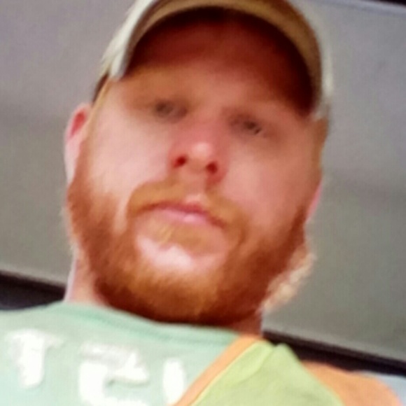 Profile Picture of Troy Bothun (@bothun2222) on Poshmark