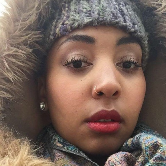 Profile Picture of Tiahja Coston (@operalvr7) on Poshmark