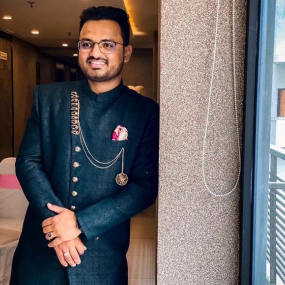 Profile Picture of Vatsal Patel (@vatsalpatel116) on Poshmark