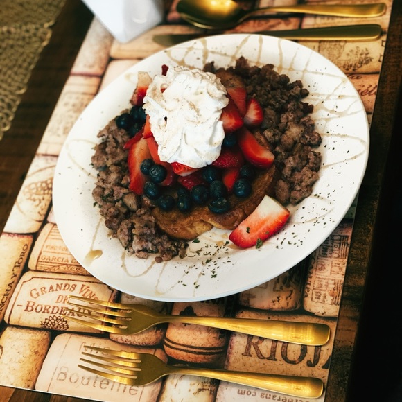 Profile Picture of Robert Frost (@frostyclothing) on Poshmark