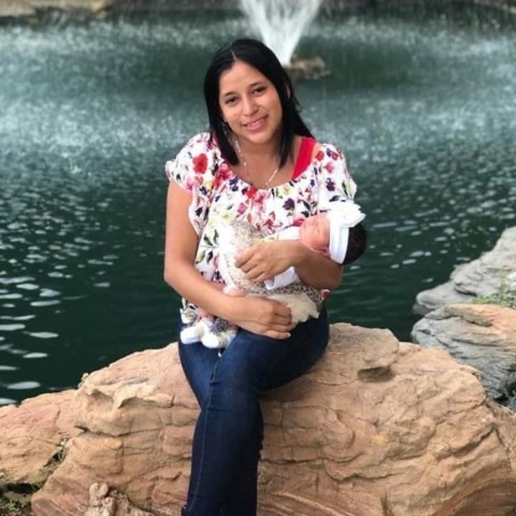 Profile Picture of Carito Hernandez (@carito_h) on Poshmark