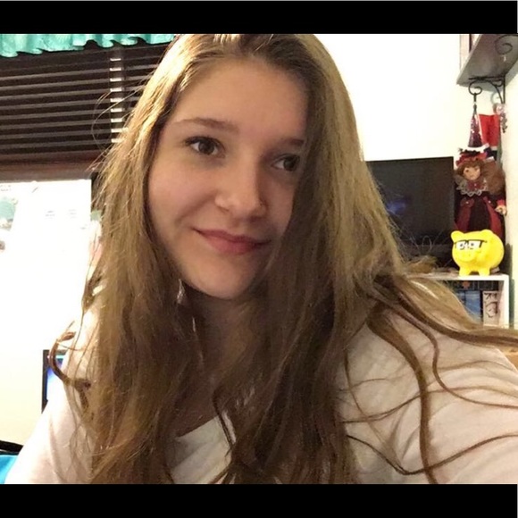 Profile Picture of Katelyn Harmon (@katel20) on Poshmark