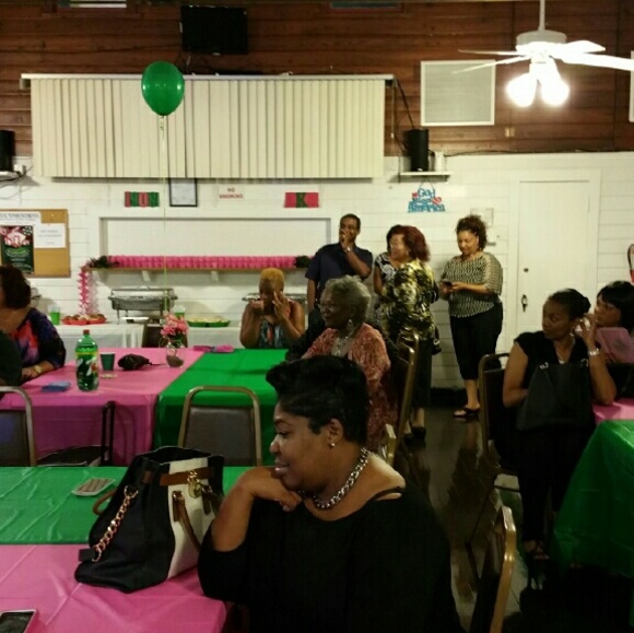 Profile Picture of Kim Mac (@k_mmi) on Poshmark