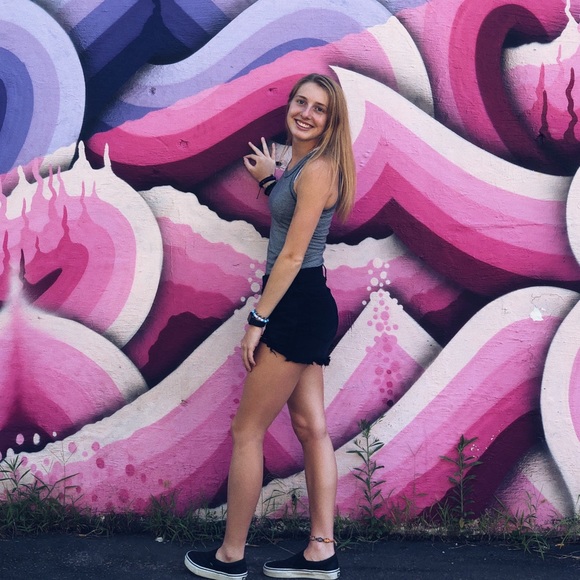 Profile Picture of Madyson Stottsberry (@madystottsberry) on Poshmark