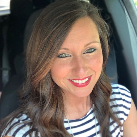 Profile Picture of Amber Iricks (@ajusti05) on Poshmark