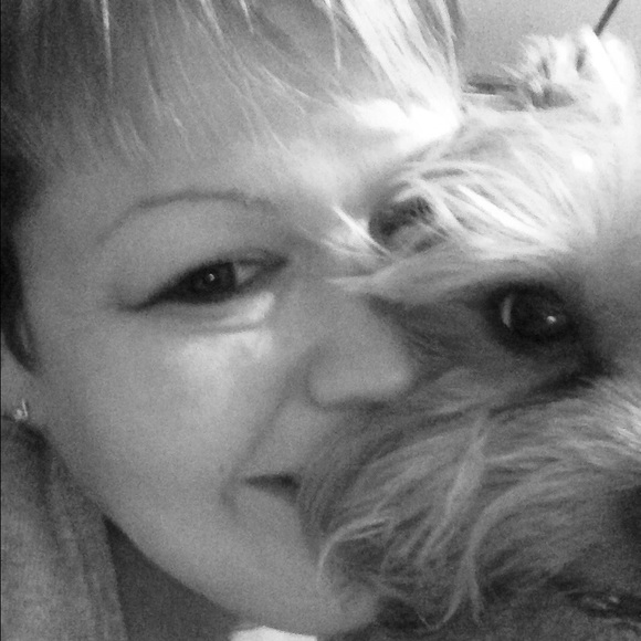 Profile Picture of Nicole Jock (@nicnic717) on Poshmark