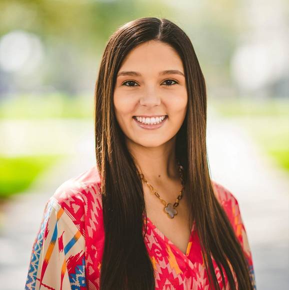 Profile Picture of Bianca Maderal (@bianca_maderal) on Poshmark