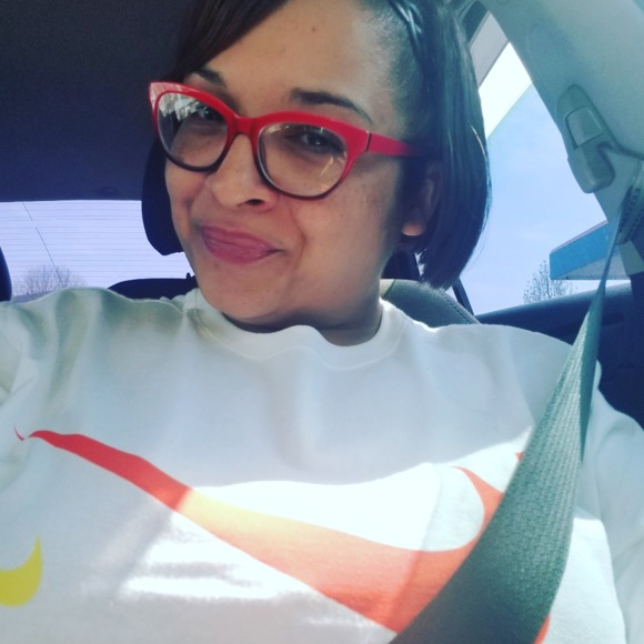 Profile Picture of Iris Vera (@irisvera4) on Poshmark