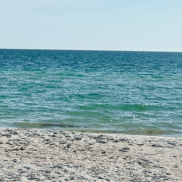 Profile Picture of M Ortiz (@milenaoor11) on Poshmark