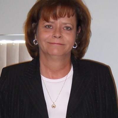 Profile Picture of Liz Roach (@liz_roach) on Twitter
