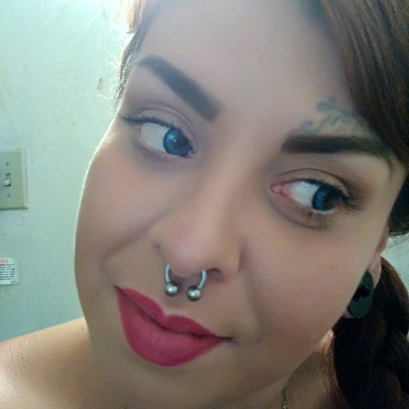 Profile Picture of Zerlene Samanc (@samanc9116) on Poshmark