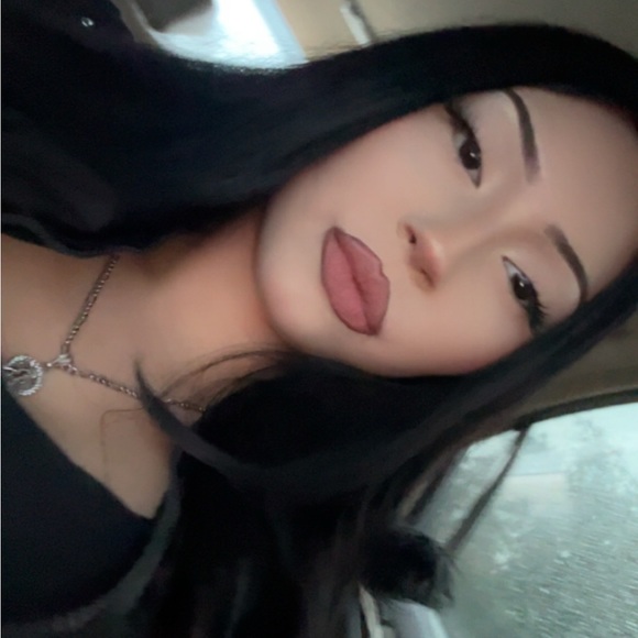 Profile Picture of Brianna Tobias (@baybee_bri) on Poshmark