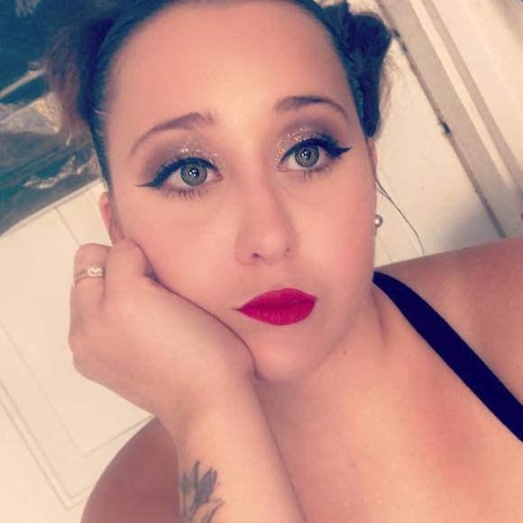 Profile Picture of Jessica Schimmel (@420bitch_) on Poshmark