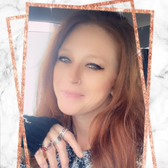 Profile Picture of Erika Newton (@ekrobertson8) on Poshmark