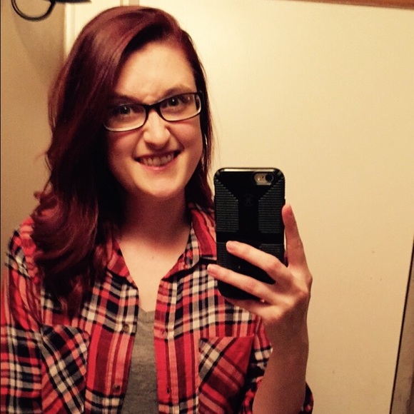 Profile Picture of Kyra Calabro (@kyracalabro) on Poshmark