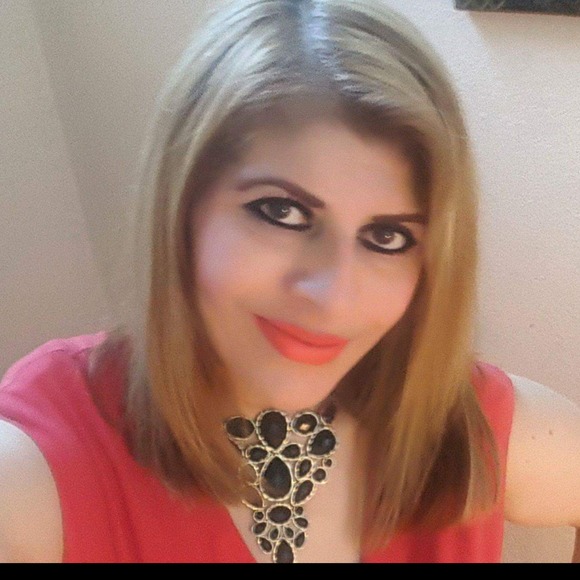 Profile Picture of Camelia Sanchez (@cameliasanchez) on Poshmark