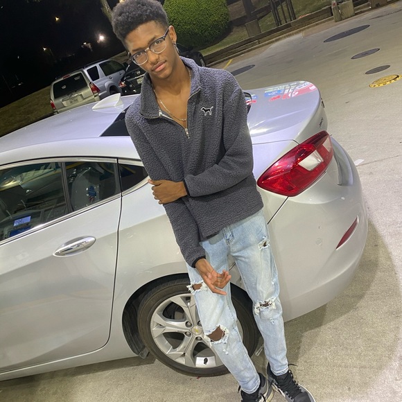 Profile Picture of Christopher Hillary (@chrisrealugly) on Poshmark