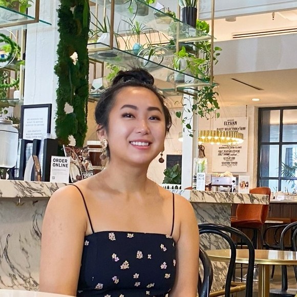 Profile Picture of Grace Liu (@in_liu_of) on Poshmark