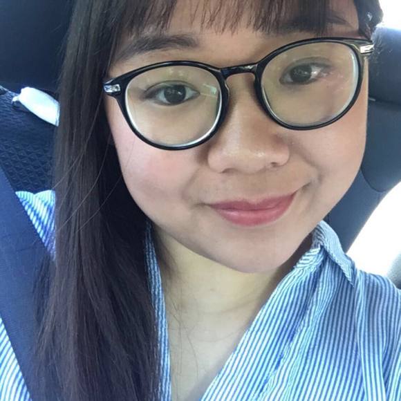 Profile Picture of Hien Dinh (@mythenia) on Poshmark