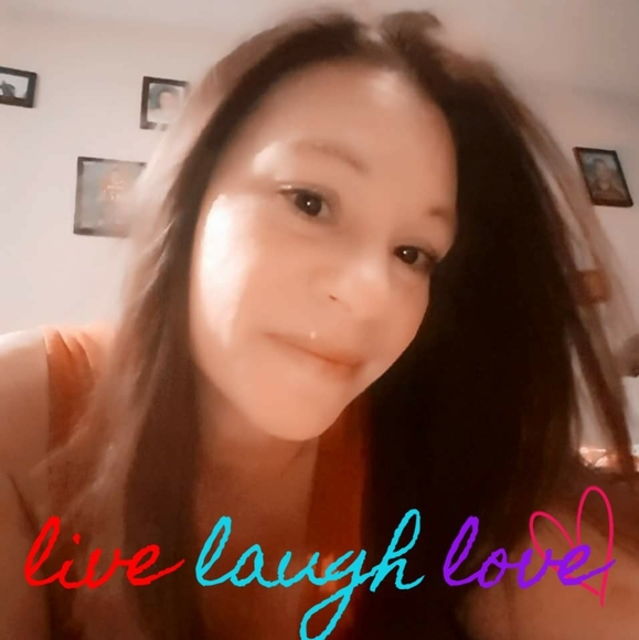 Profile Picture of Tina Broers (@tbroers12) on Poshmark