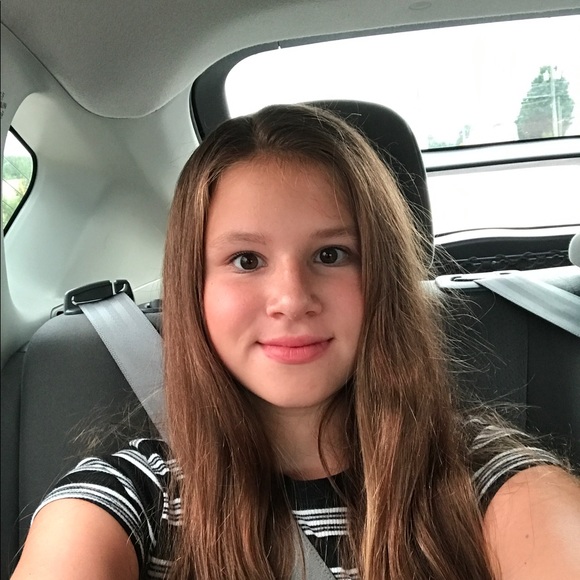 Profile Picture of Madelyn Keib (@madelyniscool) on Poshmark