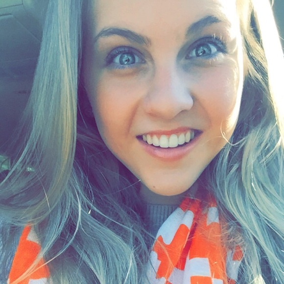 Profile Picture of Cassidy Stevenson (@cbstevenson) on Poshmark