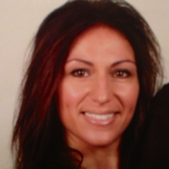Profile Picture of Elena Ragazzo (@elenar) on Poshmark