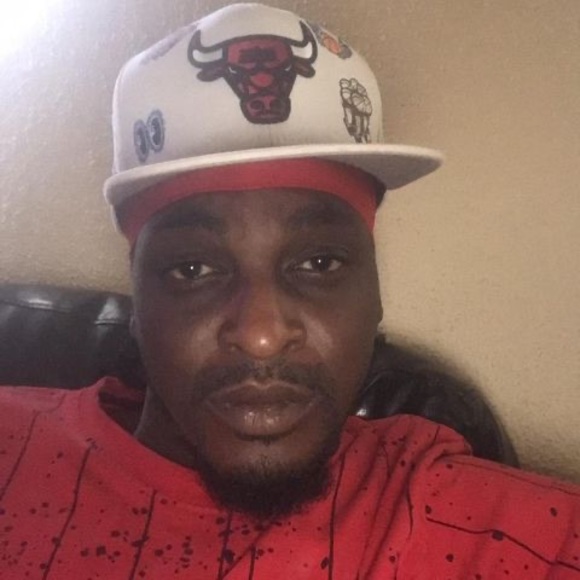 Profile Picture of Vick Matt (@groveplace919) on Poshmark