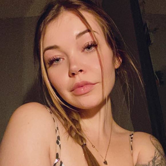 Profile Picture of Jenna Watson (@jennawatson789) on Poshmark
