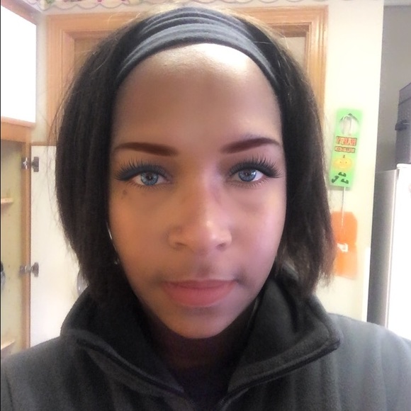 Profile Picture of Tecola Hooper (@alocet81) on Poshmark