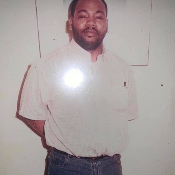 Profile Picture of Aazim Simpson (@aazimsimpson) on Poshmark