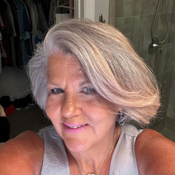 Lisa Nulty - Poshmark Profile Picture of Lisa Nulty (@lisa_nulty) on Poshmark