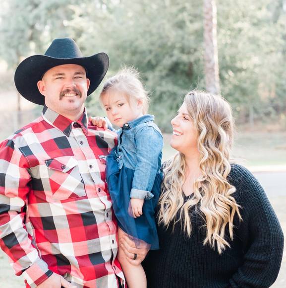 Profile Picture of Casey Colwell (@pea_nut24) on Poshmark