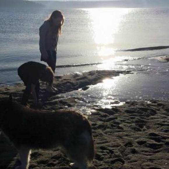 Profile Picture of Cora Caldis (@coracaldis) on Poshmark