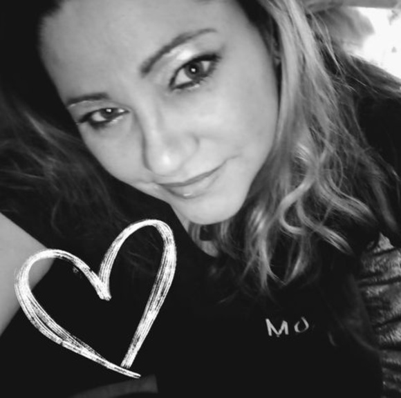 Profile Picture of Ashley Easter (@northstar842005) on Poshmark