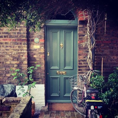 Profile Picture of London Theatrical (@londontheatric) on Twitter