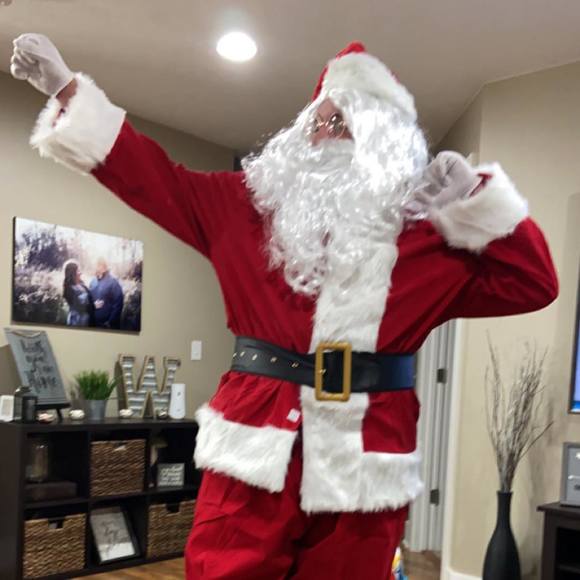 Profile Picture of Brett Boyles (@boylesragent) on Poshmark