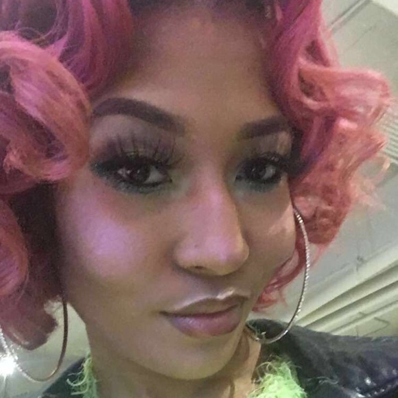 Profile Picture of Jade Cox (@jademc24) on Poshmark