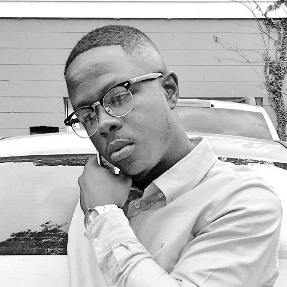 Profile Picture of Devron Bost (@devronbost) on Poshmark