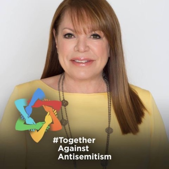 Profile Picture of Barbara Shapiro (@barbshap1221) on Poshmark