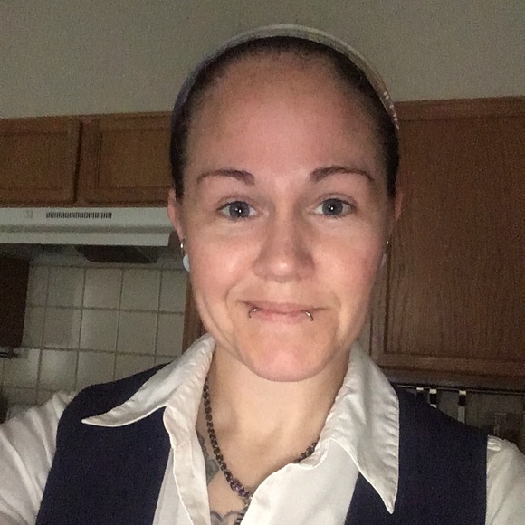 Profile Picture of Katherine Lansdowne (@katakillzem) on Poshmark