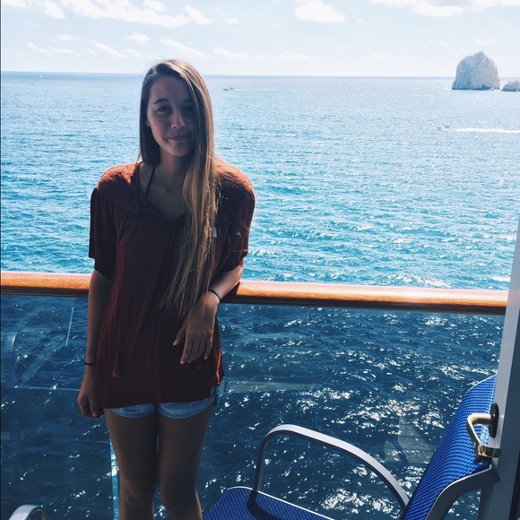 Profile Picture of Ally Matache (@allymatache) on Poshmark